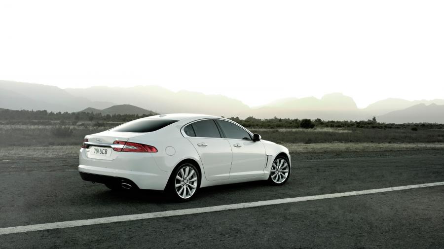  Jaguar XF 2011 года  (фото 69 из 79)